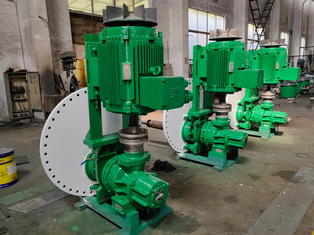 Mélangeur à entrée latérale qui remue un milieu collant comme de la crème glacée